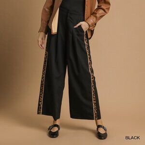 Umgee Front Pleated Wide-Leg Pants with‎ Contrast Trim